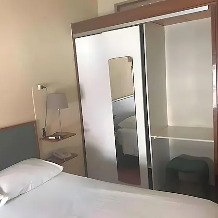 Szálloda Girassol 2*